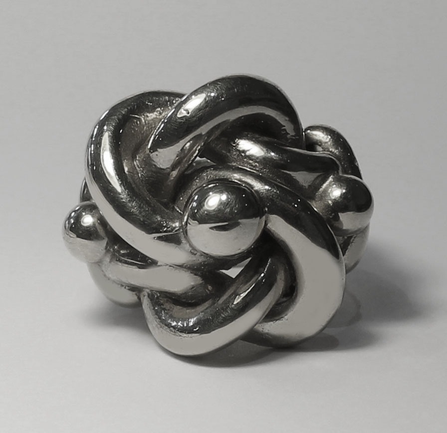 A Charming White Gold Knot Ring for Everyday Keepsakes A Charming White Gold Knot Ring for Everyday Keepsakes