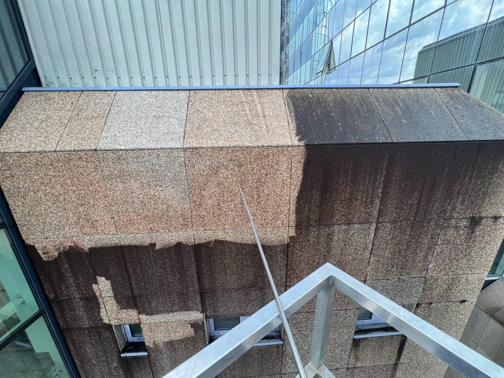 Practical guide to keeping buildings clean from bird droppings and damage Practical guide to keeping buildings clean from bird droppings and damage
