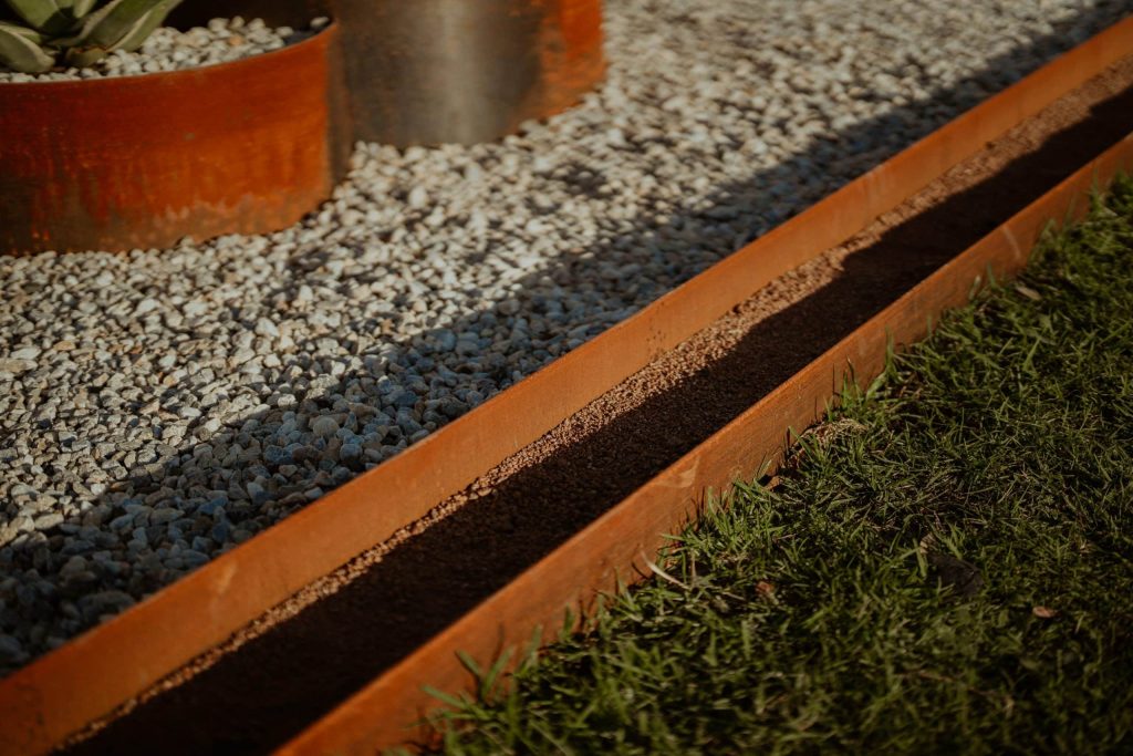 Durable curb appeal with corten garden edge ideas Durable curb appeal with corten garden edge ideas