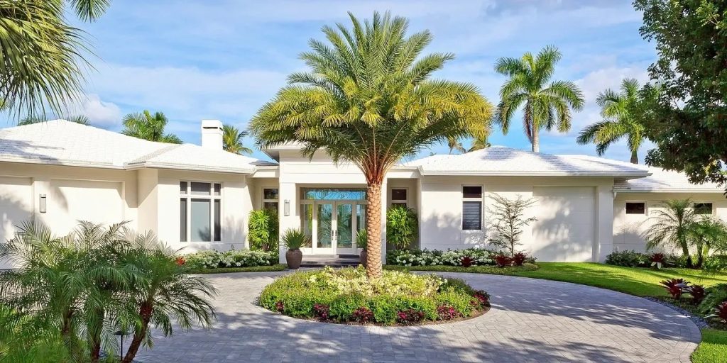 Top Local Experts for Lush Naples Grounds