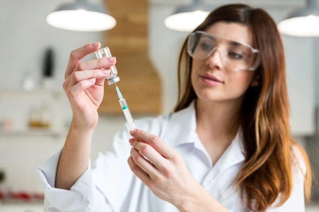 Brighten Your Skin with a Targeted Peptide Serum (UK Focus)