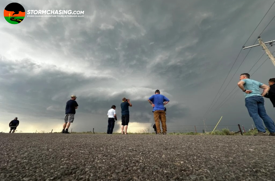Storm-Chasing Getaway: A Practical Guide to an Epic Trip Storm-Chasing Getaway: A Practical Guide to an Epic Trip