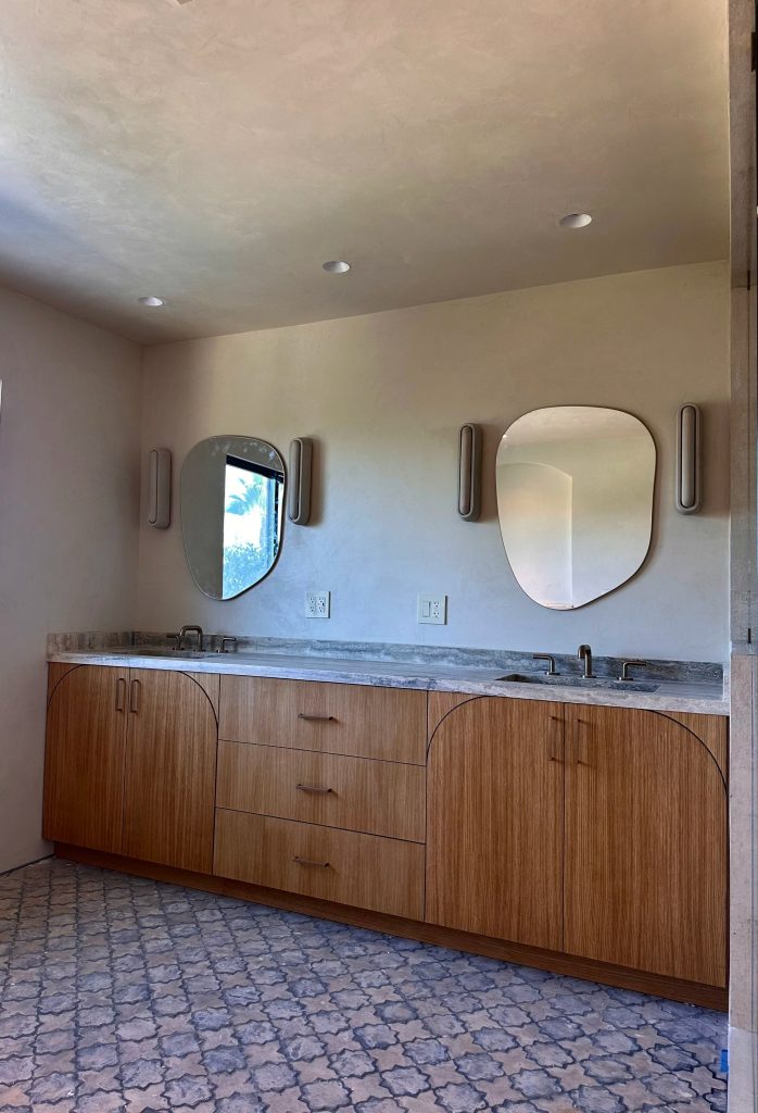 Explore Decorative Wall Painting in Los Angeles with Limewash Techniques